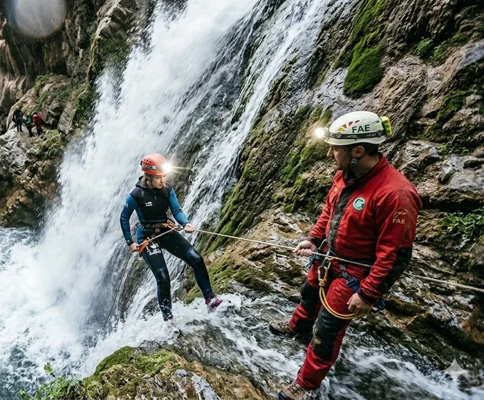 Federación Andaluza de Espeleología y Descenso de Cañones, Cuevas, Simas, Cañones, Barrancos